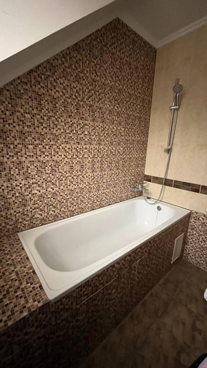 Art House Hostel Kamyanets-Podilski Dış mekan fotoğraf